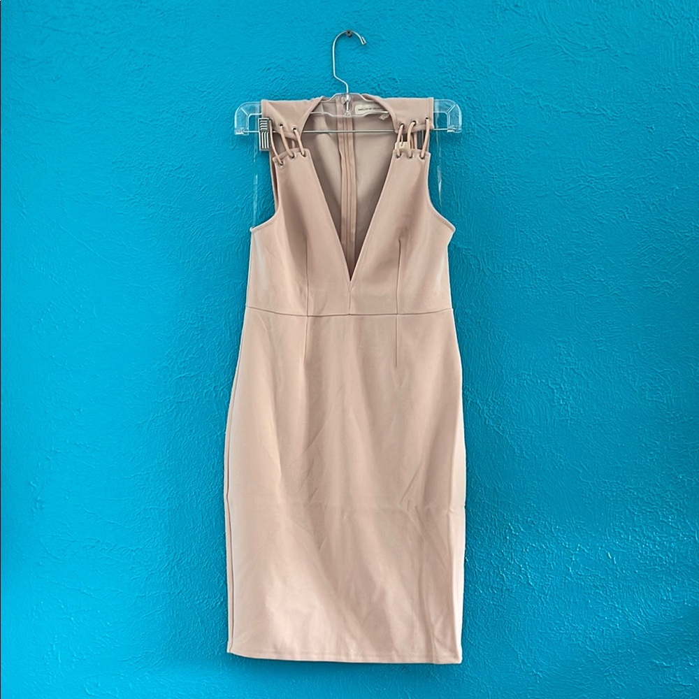 Elegant Beige Sleeveless Dress